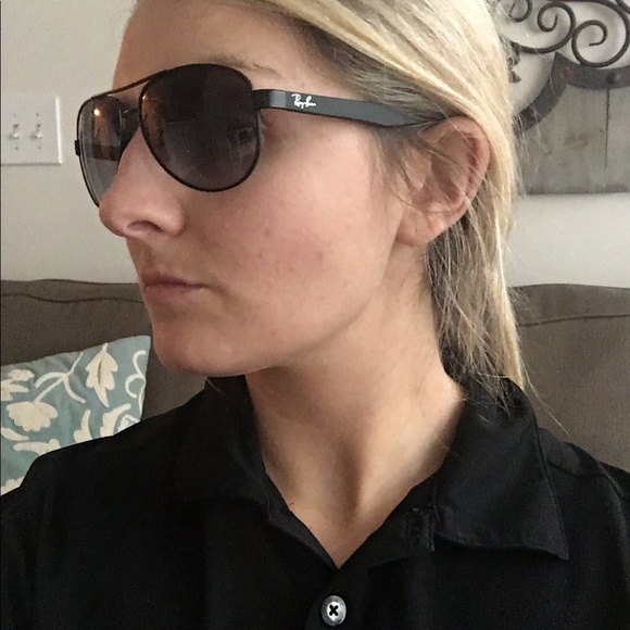 Ray Ban Grey Sunglasses and carrying case - Picture 7 of 7